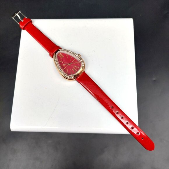 Elegant Red Teardrop Wristwatch With Rhinestone Bezel & Leather Band - Picture 5 of 7